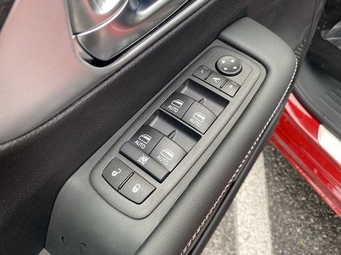 New 2026 Chrysler Pacifica Limited w/ S Appearance Package image 13