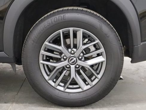 Used 2024 Nissan Rogue S FWD image 39