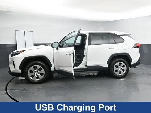 Used 2023 Toyota RAV4 LE image 7