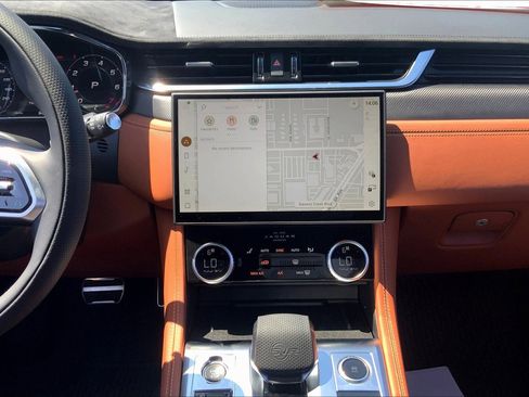 New 2026 Jaguar F-PACE SVR 575 Edition image 7