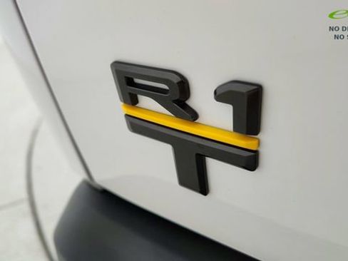 Used 2025 Rivian R1T Premium AWD/4WD image 18