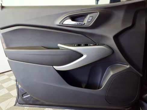 Used 2025 Chevrolet Trax LS image 8