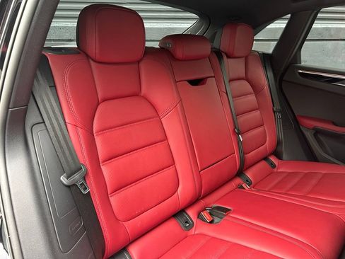 Certified 2023 Porsche Macan S AWD/4WD image 26