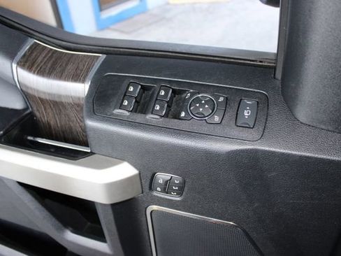 Used 2021 Ford F250 Lariat image 24