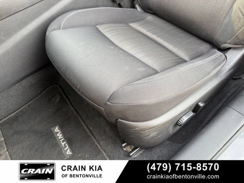 Used 2024 Nissan Altima 2.5 SV FWD image 24