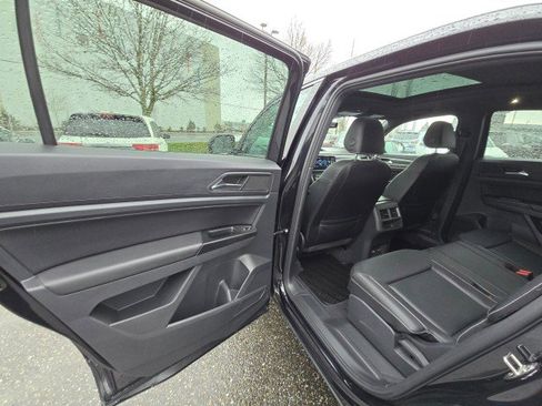 Used 2020 Volkswagen Atlas Cross Sport SEL image 18