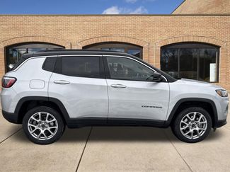 Used 2025 Jeep Compass Limited video 2