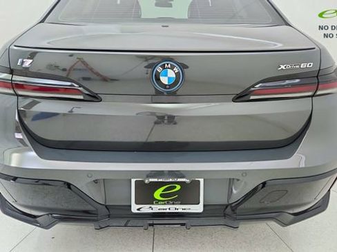 Used 2023 BMW i7 xDrive60 AWD/4WD image 11