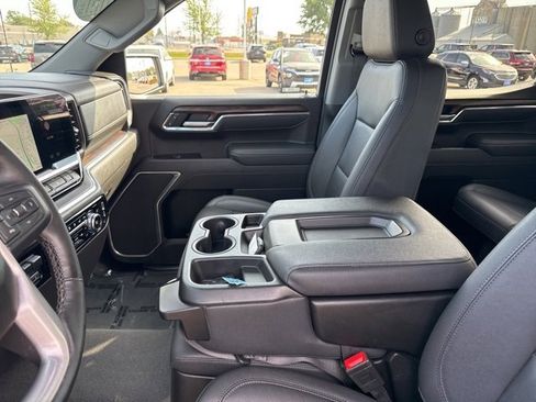 Used 2025 GMC Sierra 1500 SLT image 24