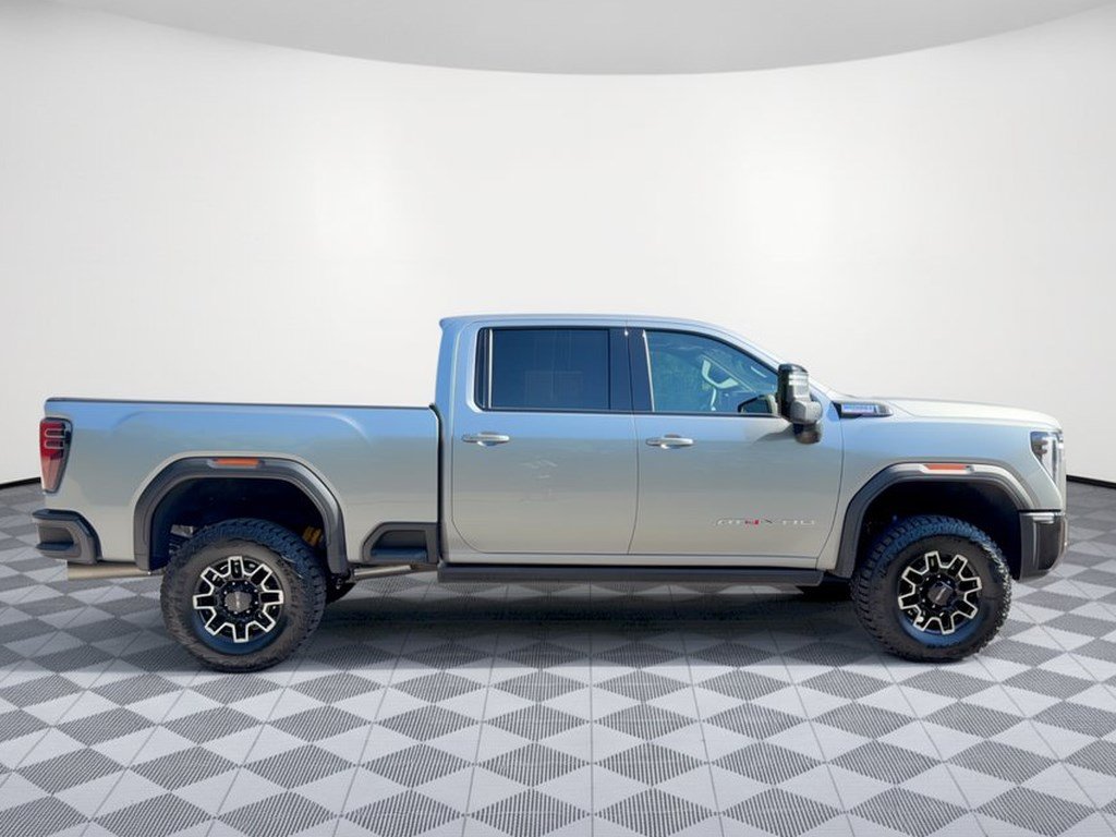Used 2026 GMC Sierra 2500 AT4X AWD/4WD image 8