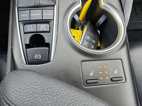 Used 2023 Toyota Camry XLE w/ Navigation Package image 19