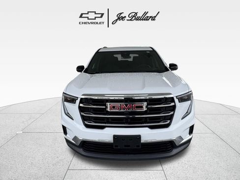 Used 2025 GMC Acadia Elevation image 3