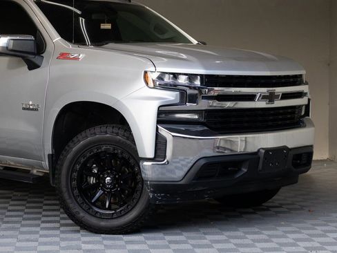 Used 2019 Chevrolet Silverado 1500 LT w/ Texas Edition AWD/4WD image 3