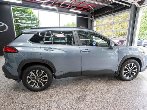 Used 2024 Toyota Corolla Cross AWD Hybrid image 4