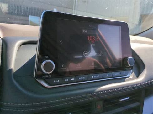 Used 2023 Nissan Rogue SV image 29