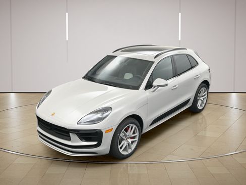Certified 2026 Porsche Macan S AWD/4WD image 30