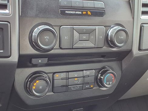 Used 2016 Ford F150 XLT image 12