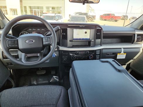 New 2026 Ford F250 XL w/ FX4 Off-Road Package image 10