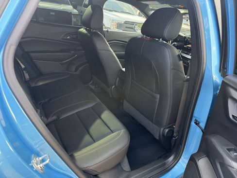 Used 2025 Chevrolet Trax RS w/ Sunroof Package FWD image 15