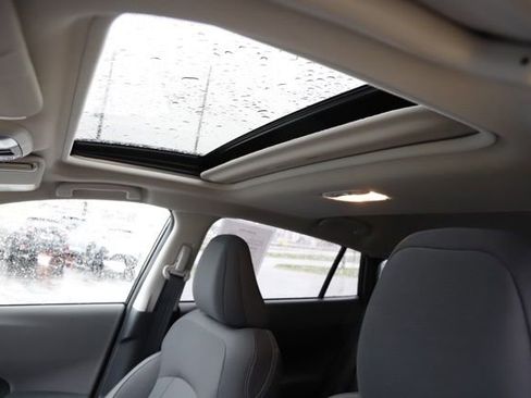 Certified 2025 Subaru Crosstrek 2.0i Premium image 18