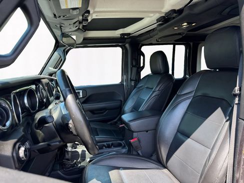 Used 2021 Jeep Wrangler Unlimited Sahara AWD/4WD image 9