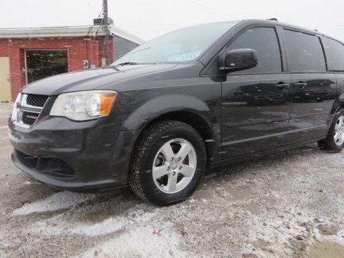 Used 2012 Dodge Grand Caravan SXT w/ Entertainment Group 1 image 4
