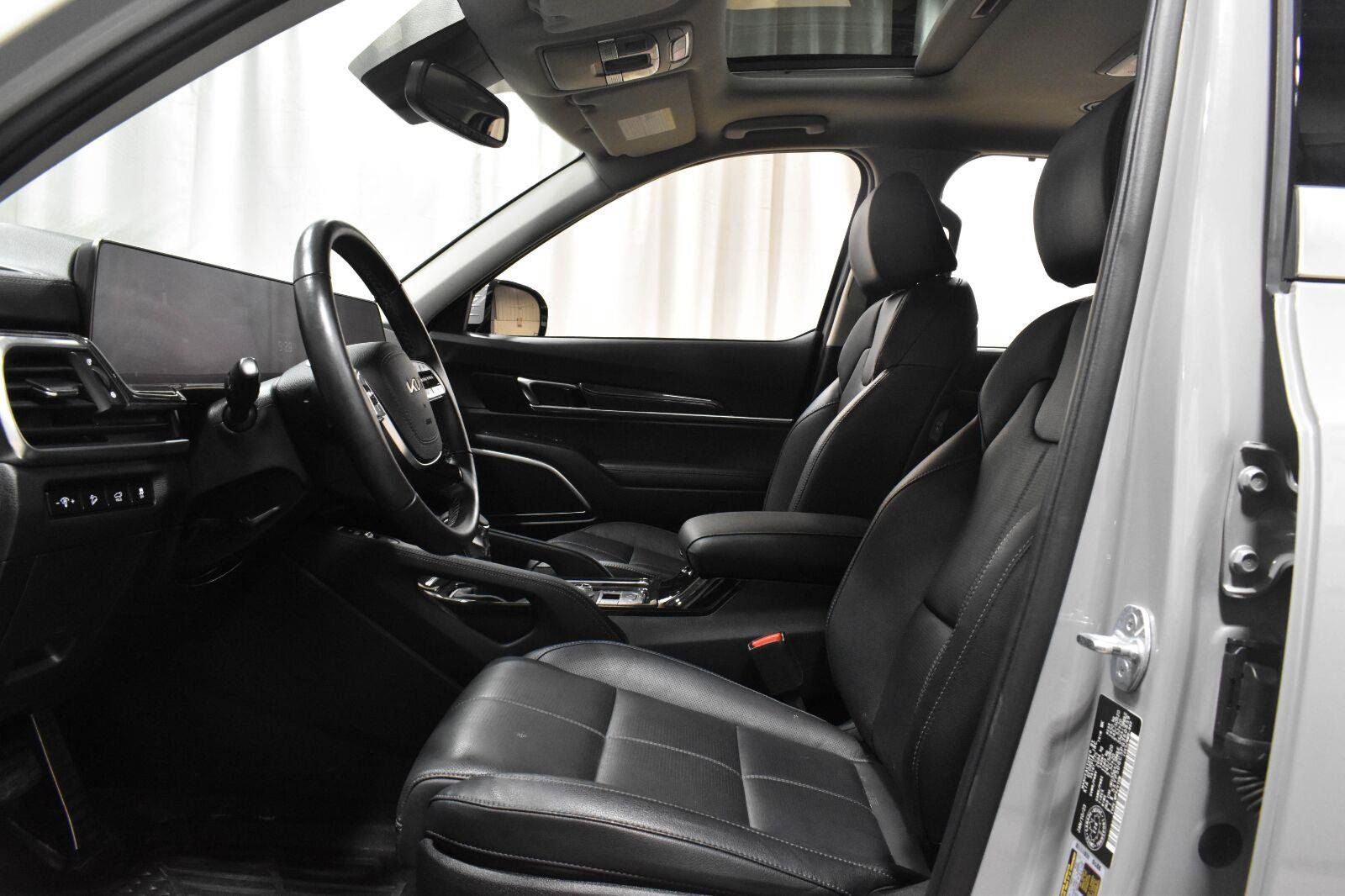Used 2023 Kia Telluride SX Prestige AWD/4WD image 3
