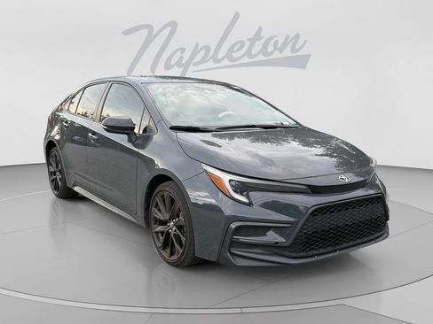 Used 2024 Toyota Corolla SE FWD image 3