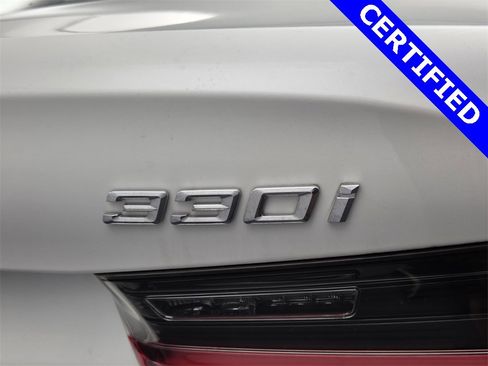Used 2022 BMW 330i Sedan w/ Driving Assistance Package image 21