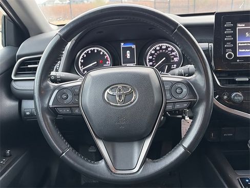 Used 2024 Toyota Camry SE image 12