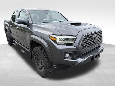 Used 2022 Toyota Tacoma TRD Sport w/ Technology Package AWD/4WD image 2