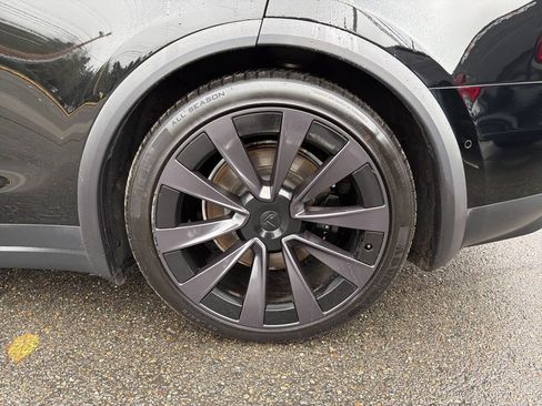 Used 2022 Tesla Model X image 3