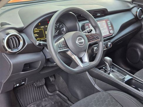 Used 2024 Nissan Kicks SV image 10
