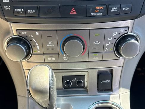 Used 2011 Toyota Highlander SE w/ Tow Pkg AWD/4WD image 25