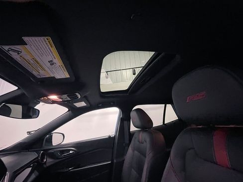 Used 2024 Chevrolet Trax RS w/ Sunroof Package image 37