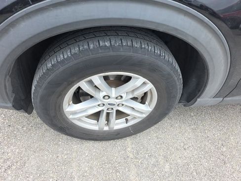 Used 2020 Ford Explorer XLT w/ Equipment Group 202A image 16