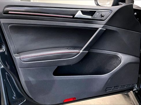 Used 2017 Volkswagen GTI Autobahn image 23