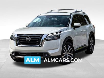 Used 2022 Nissan Pathfinder Platinum w/ Cargo Package