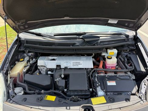 Used 2014 Toyota Prius One image 19