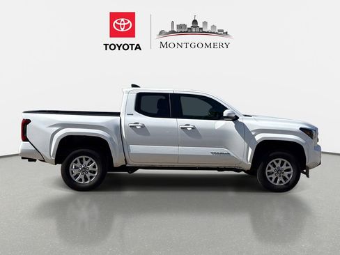 Used 2025 Toyota Tacoma SR5 image 2