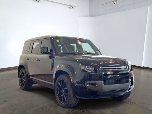 Used 2023 Land Rover Defender 110 V8 AWD/4WD image 3