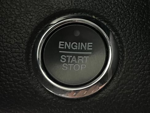 Used 2020 Ford F150 Lariat w/ Equipment Group 502A Luxury AWD/4WD image 33