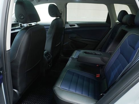 Certified 2025 Volkswagen Taos SEL AWD/4WD image 12