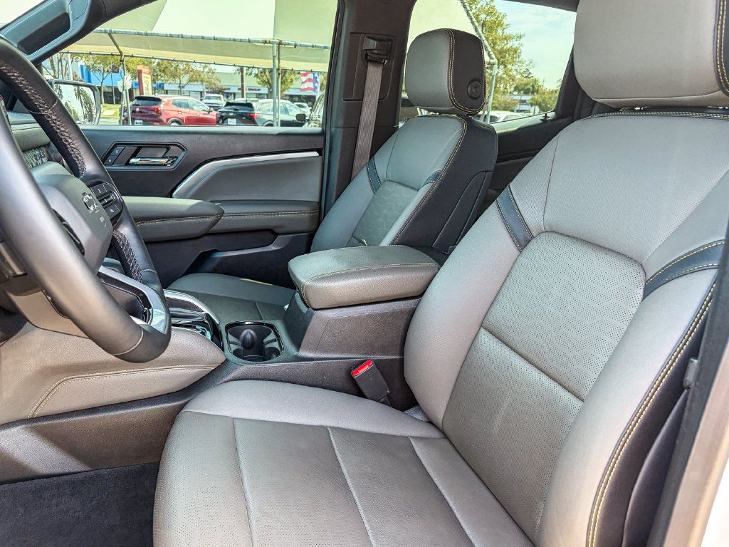 Used 2024 Chevrolet Colorado ZR2 w/ ZR2 Convenience Package III AWD/4WD image 9