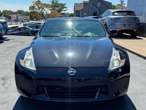 Used 2009 Nissan 370Z Touring image 3