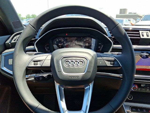 Used 2025 Audi Q3 2.0T Premium AWD/4WD image 15