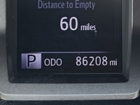 Used 2017 Toyota Tacoma TRD Sport w/ Tow Package RWD image 22