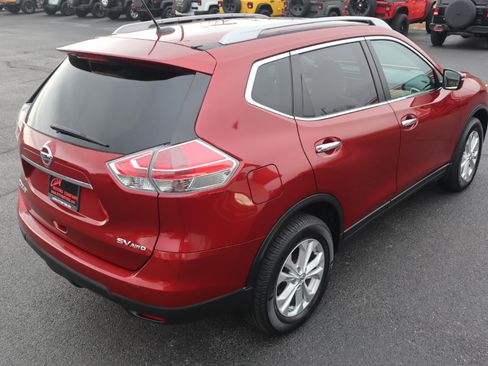 Used 2015 Nissan Rogue SV w/ SV Moonroof Package image 13