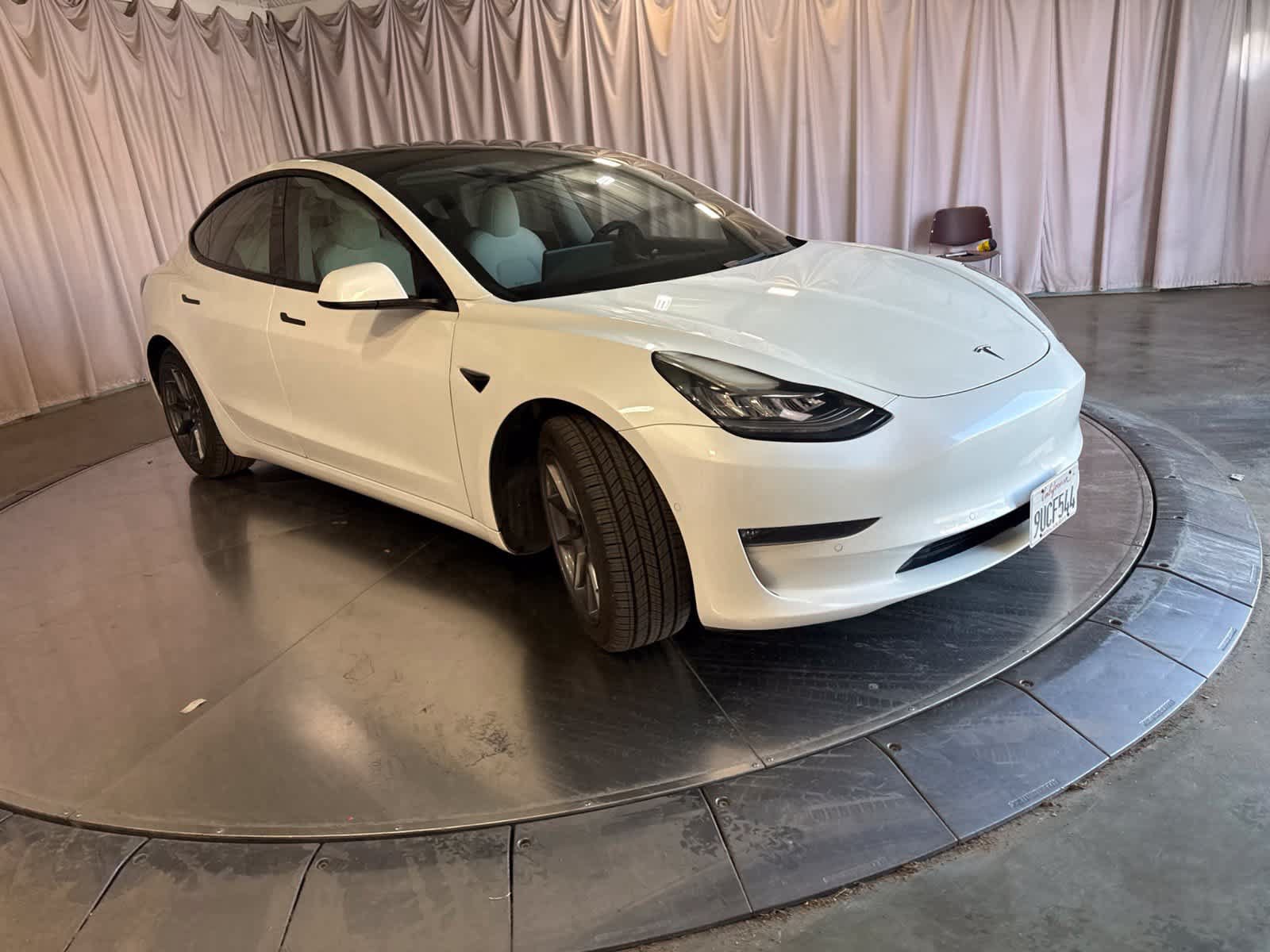 Used 2022 Tesla Model 3 Long Range AWD/4WD image 3