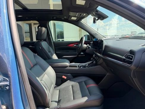Used 2024 Chevrolet Traverse RS AWD/4WD image 10